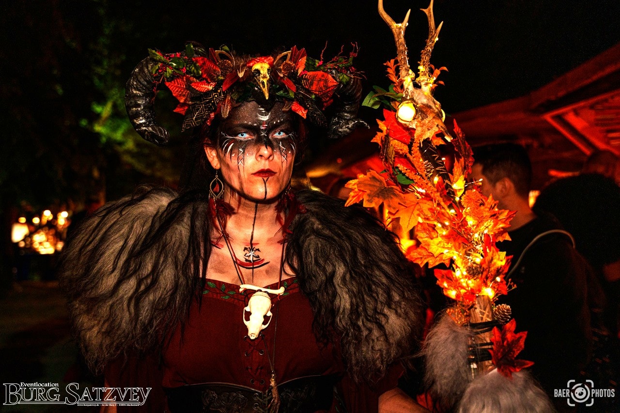 Hexennacht und Hexenmarkt auf Burg Satzvey