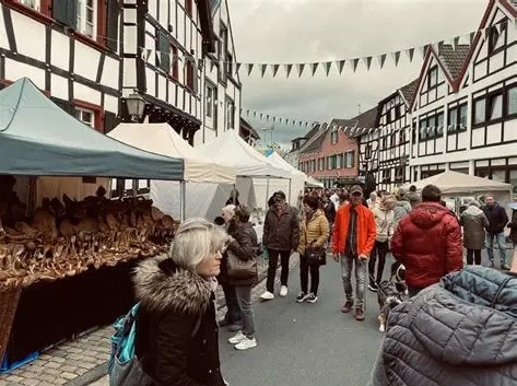 Handwerkermarkt und Kirmes in Kommern