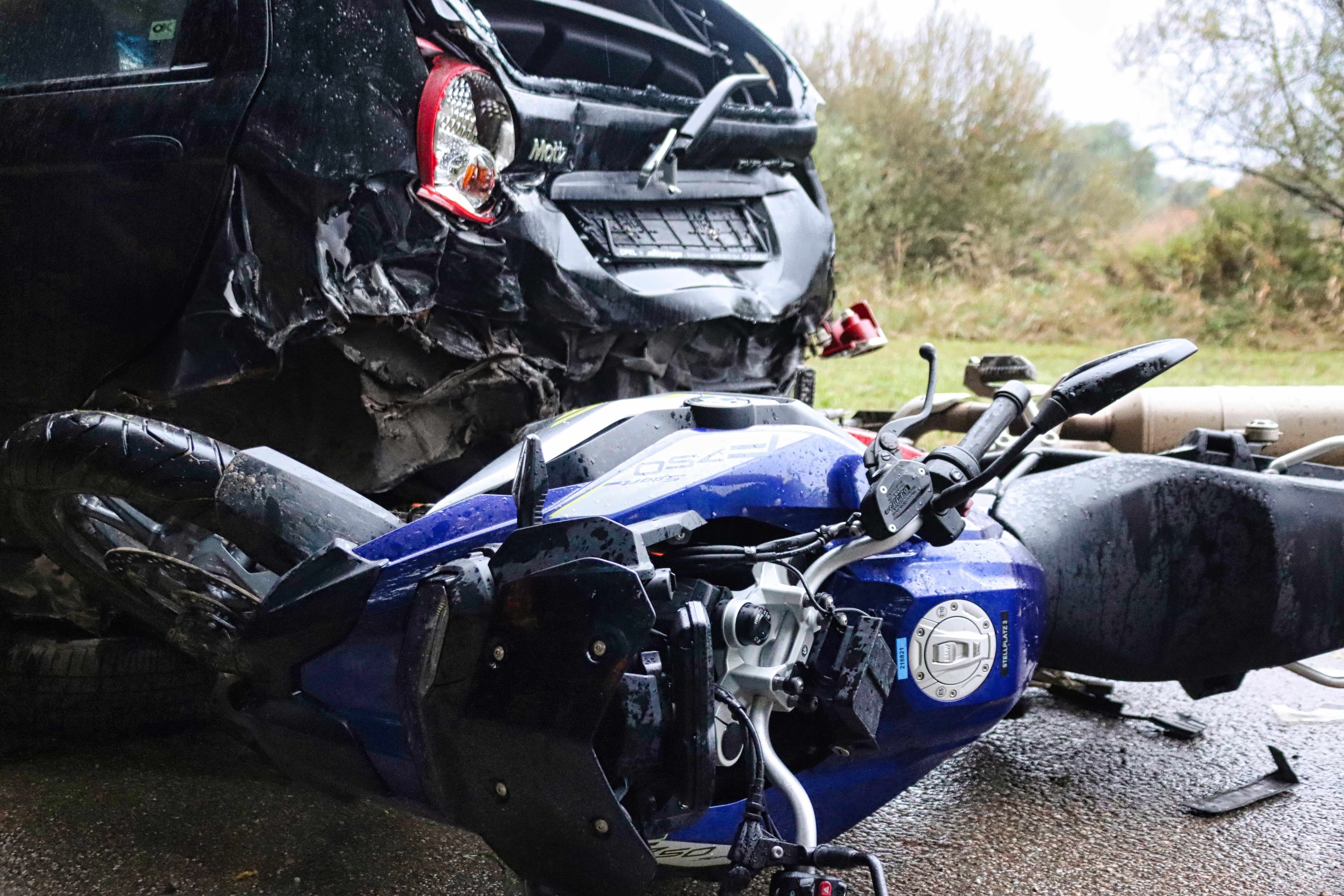 Motorradfahrer schwer verunglückt