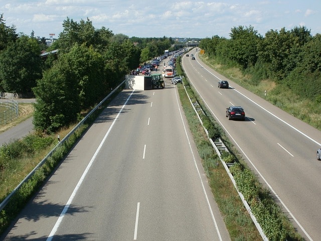 Lastwagen umgekippt