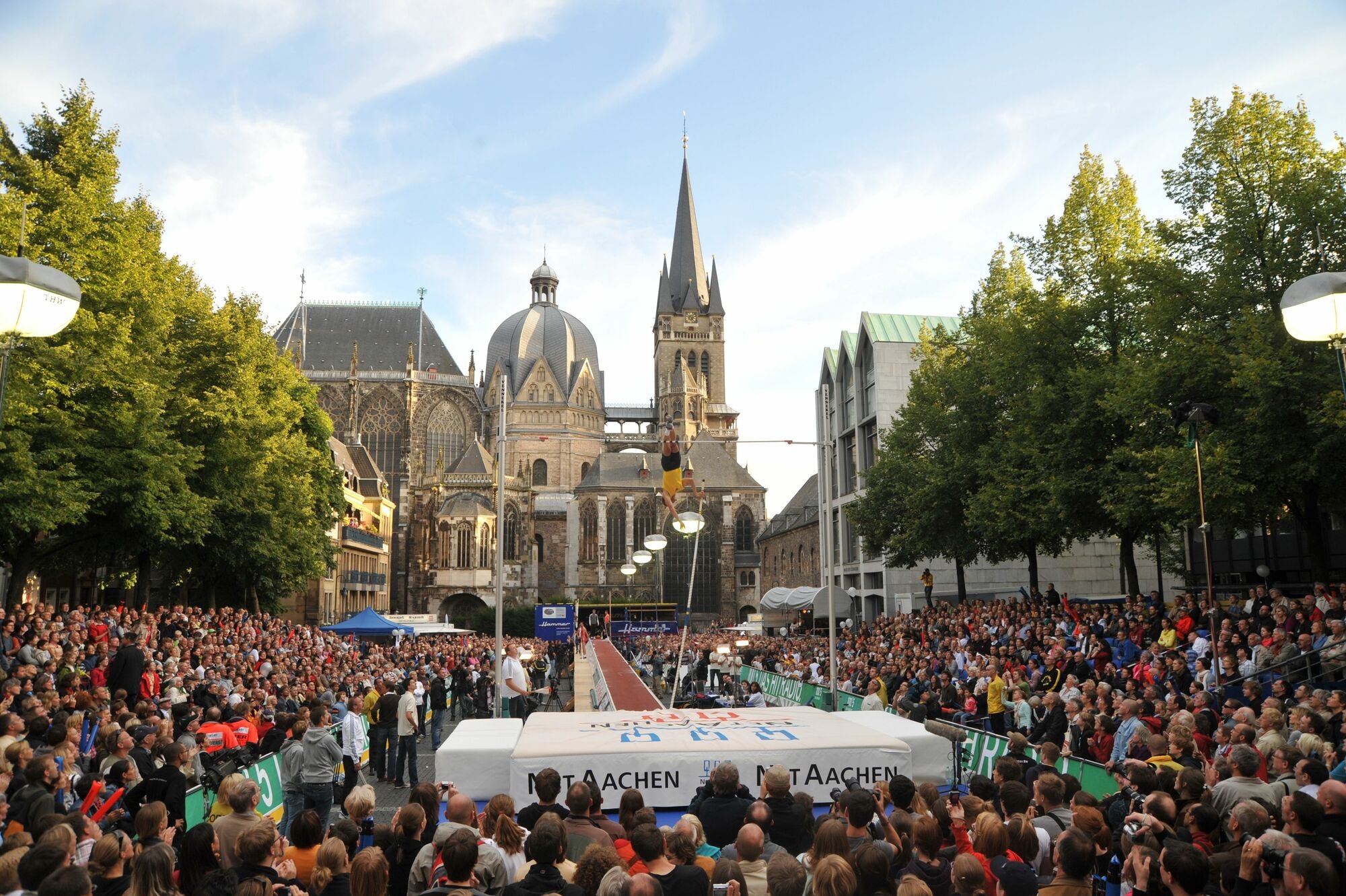 Viele Top-Athleten beim „Domspringen“