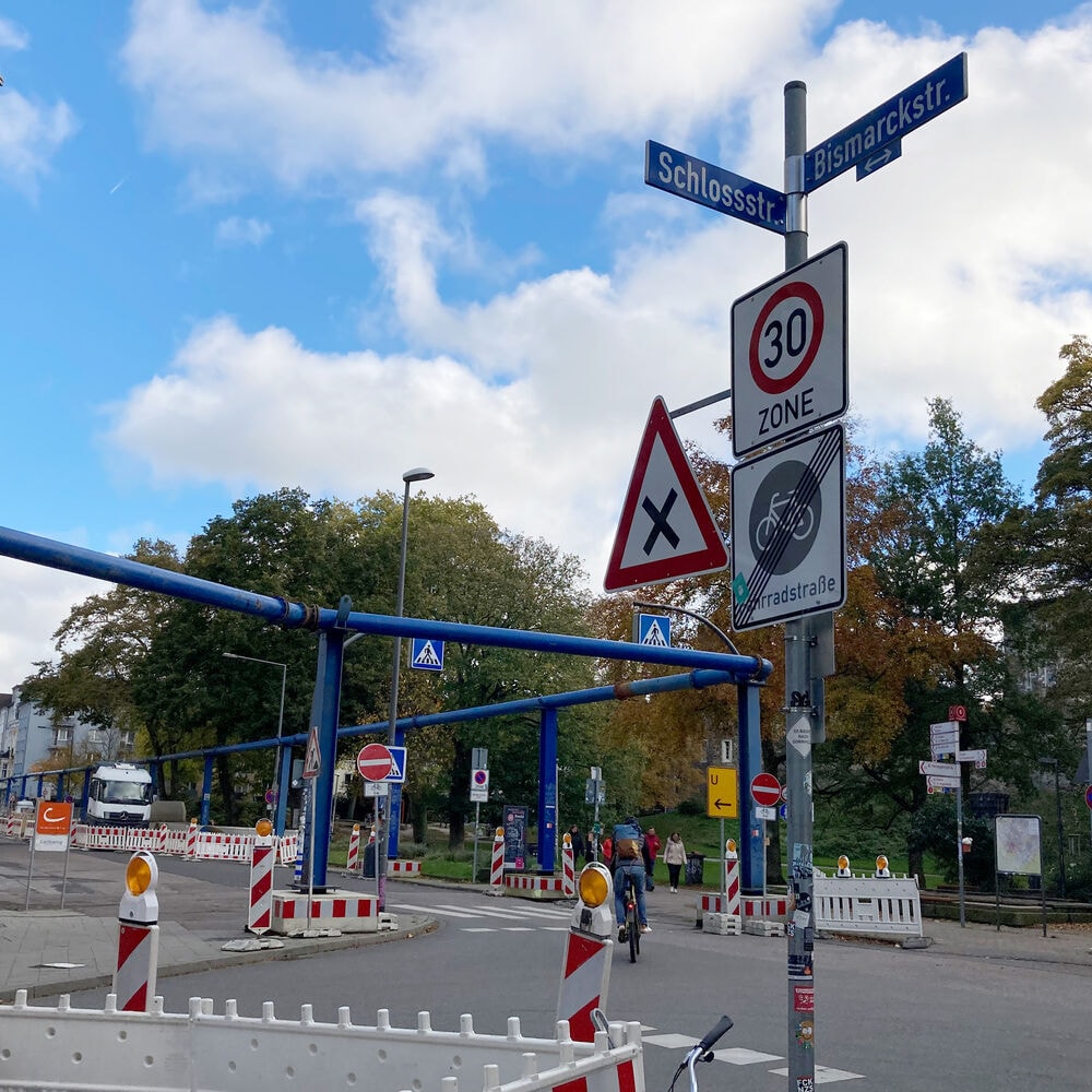 Rote Farbe für die Bismarckstraße