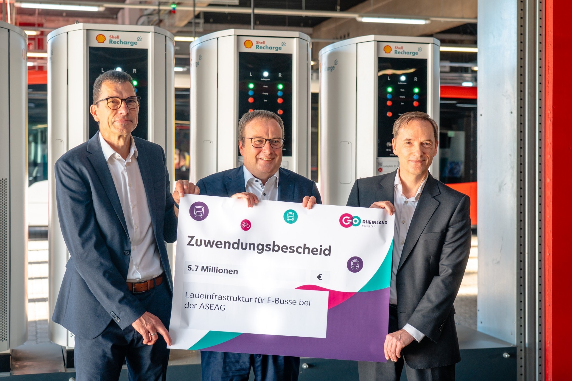 Hundertster Elektrobus für die ASEAG
