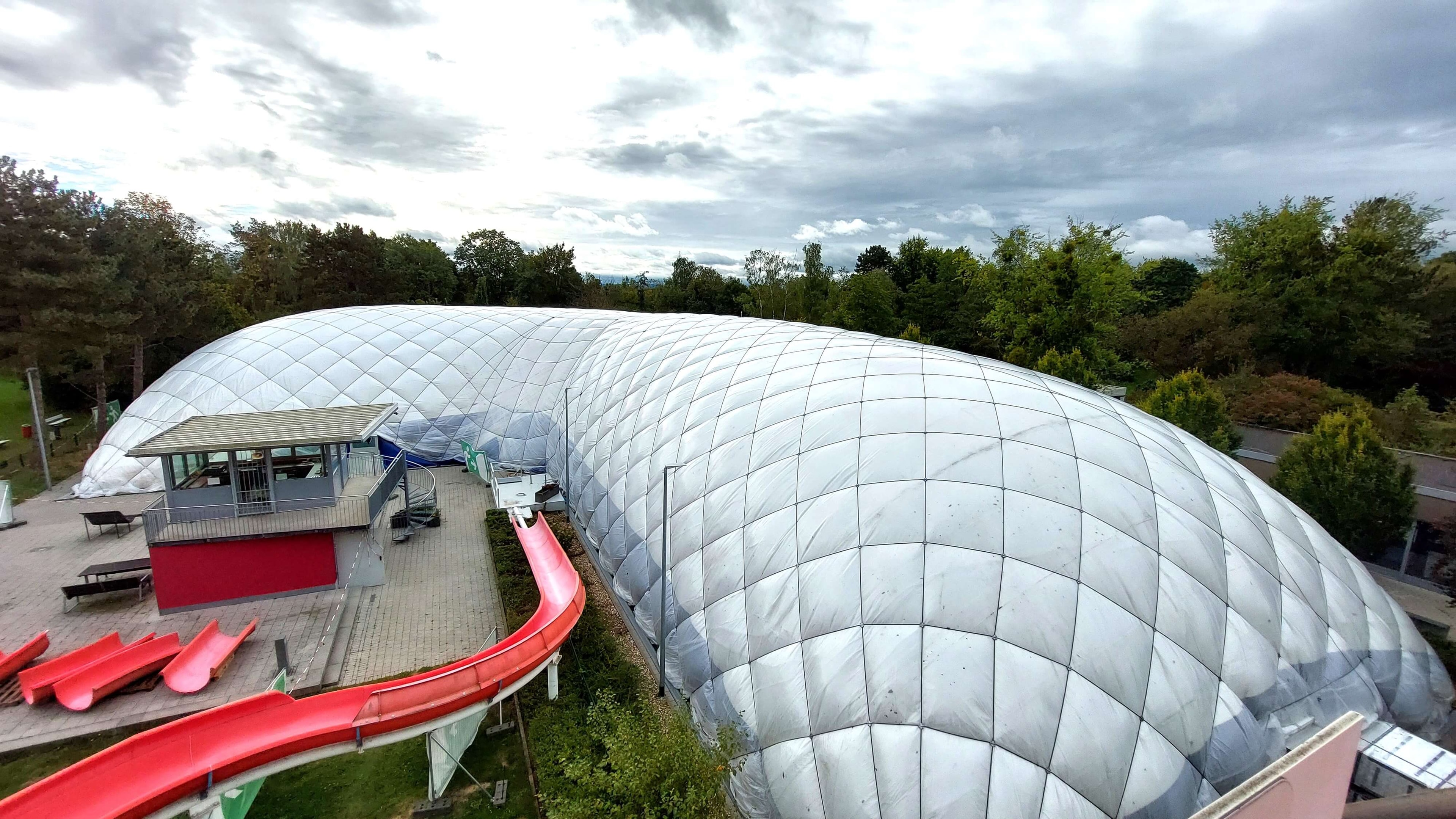 Aus Freibad wird wieder Hallenbad